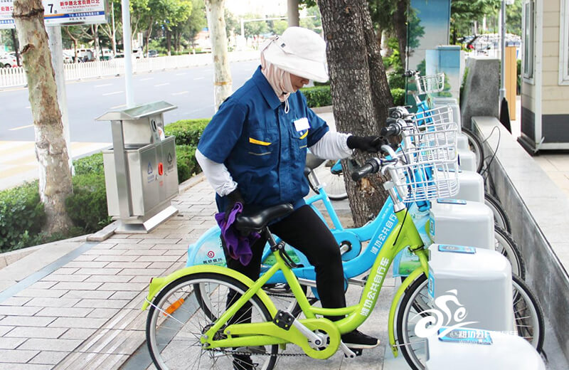 公共自行车“不服暑”，骑行保障每一天3